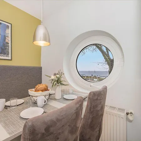 Seeblick Oberdeck Apartment *